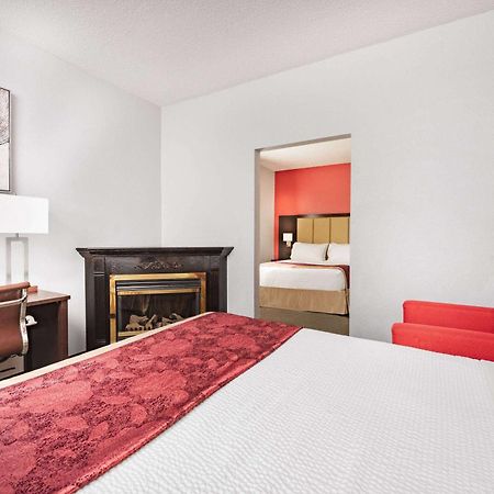 Ramada By Wyndham Keystone Near Mt Rushmore Екстер'єр фото