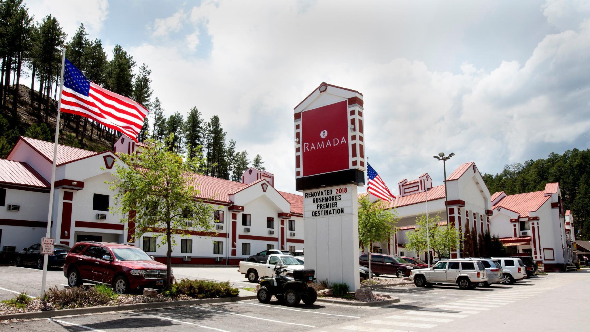 Ramada By Wyndham Keystone Near Mt Rushmore Екстер'єр фото