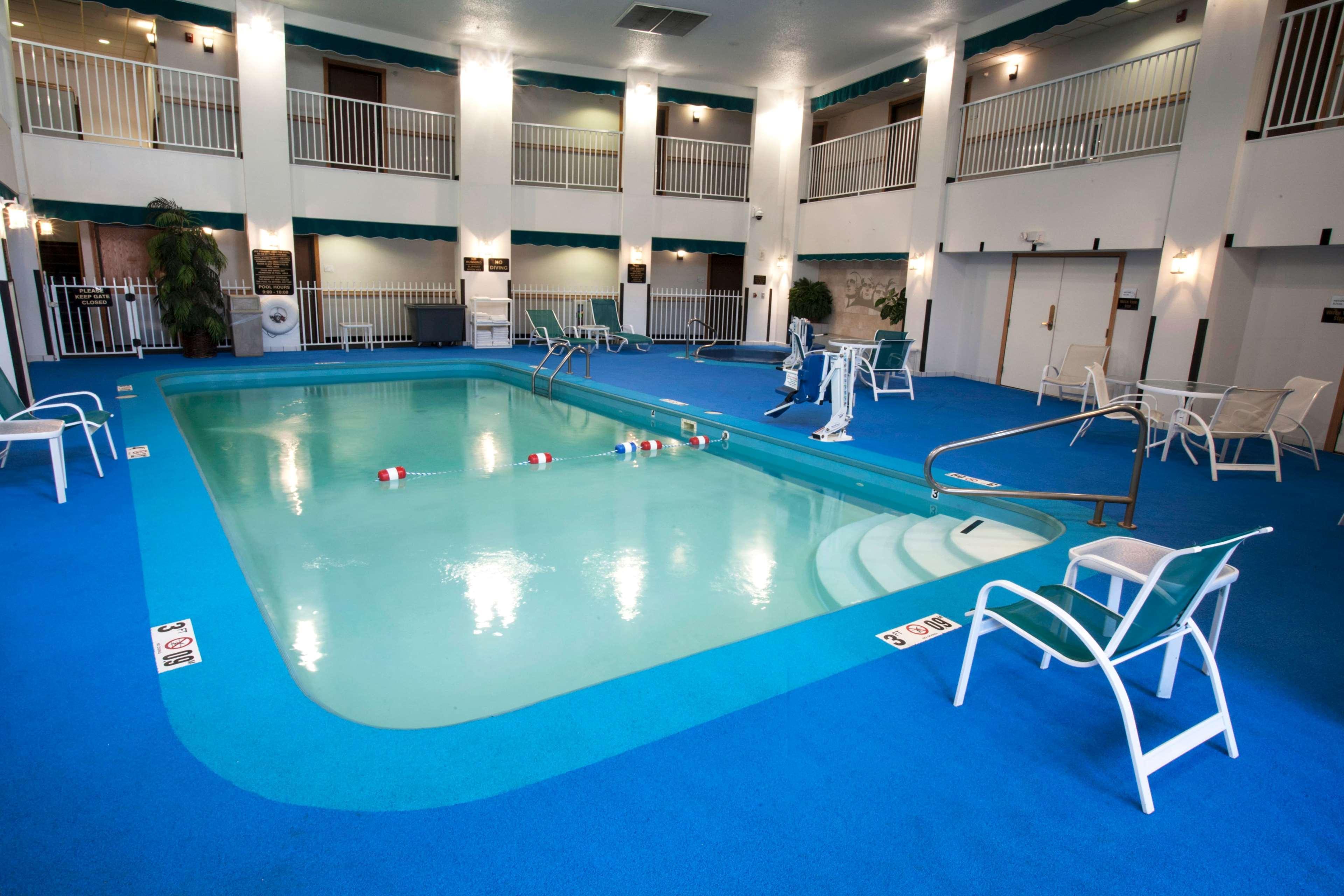 Ramada By Wyndham Keystone Near Mt Rushmore Екстер'єр фото