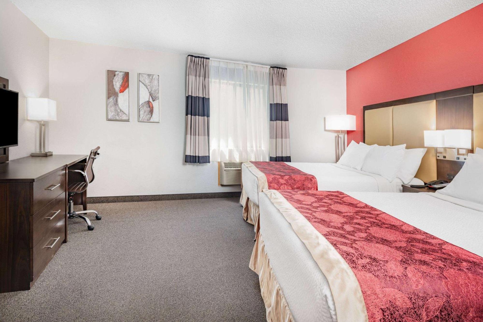 Ramada By Wyndham Keystone Near Mt Rushmore Екстер'єр фото