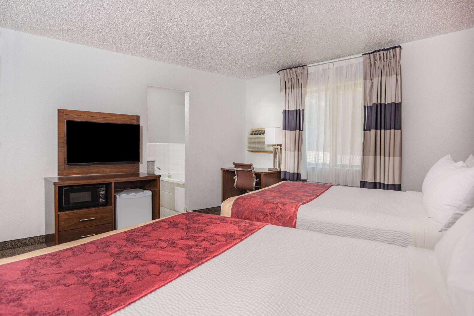 Ramada By Wyndham Keystone Near Mt Rushmore Екстер'єр фото
